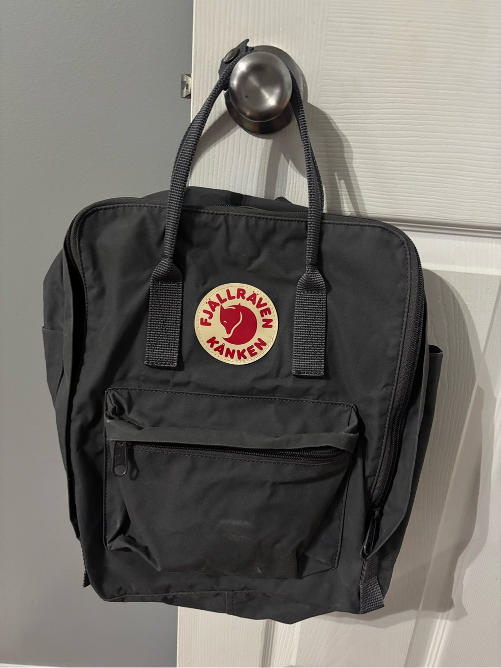 Fjällräven Kånken Classic Backpack – Gently Used- Graphite